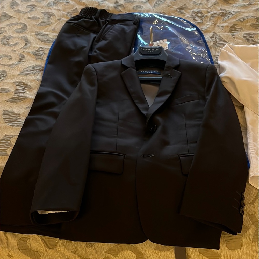 Perry Ellis Boy 3 piece suit with dress shirt